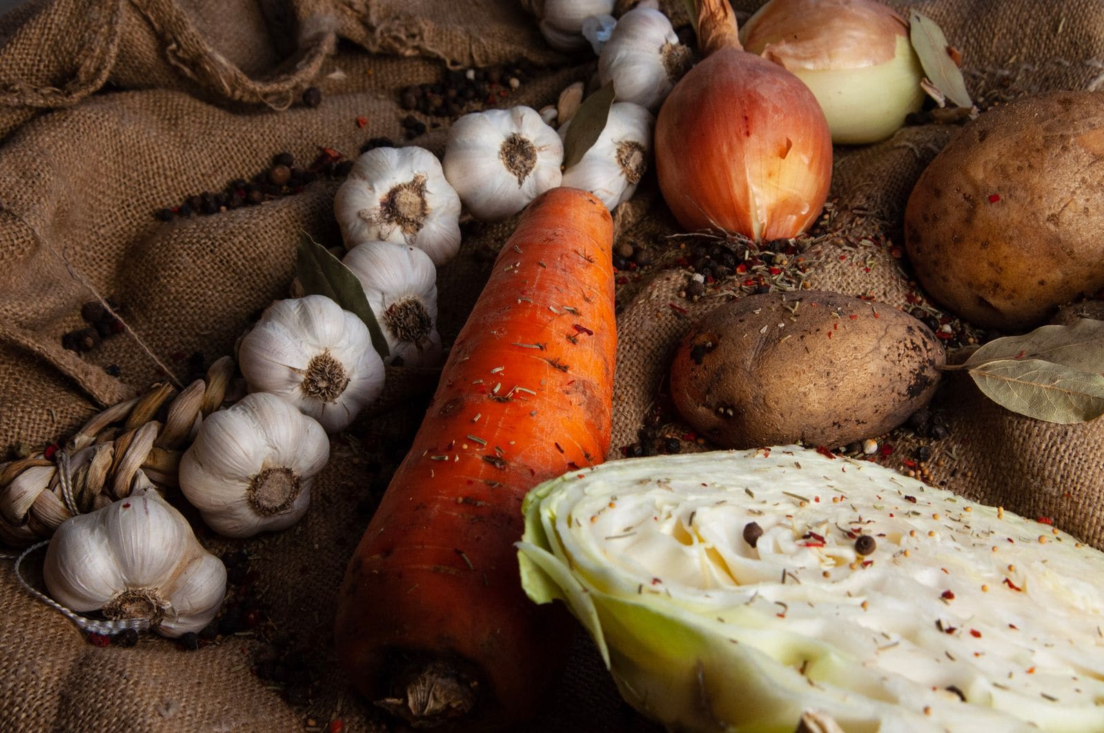 Aardappelen, uien & knoflook